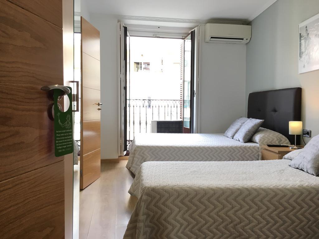 Hostal Patria Madrid Dış mekan fotoğraf